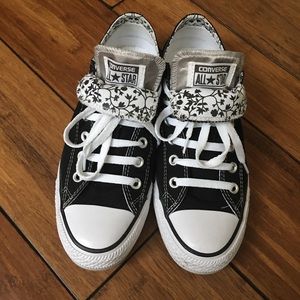 Super cute Converse All-star Chuck Taylor shoes!!